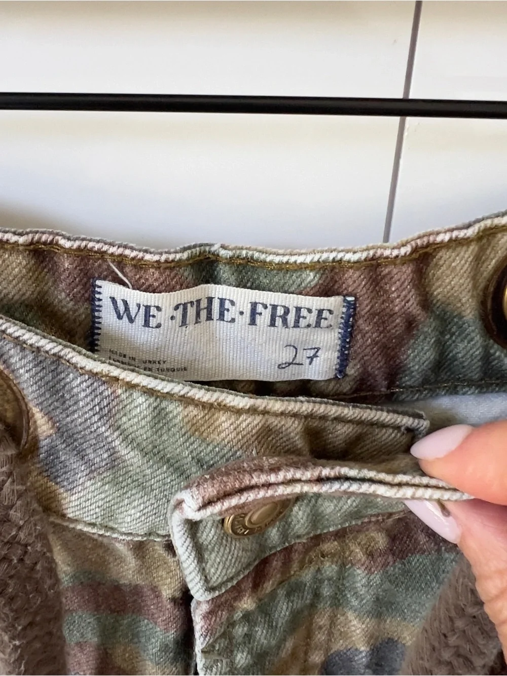 Free People Moxie Printed Low-Slung Barrel Jeans in Camo Moss Green
